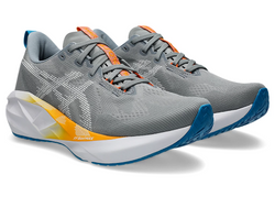 ASICS Men Novablast 5 Wide - Gravel / White