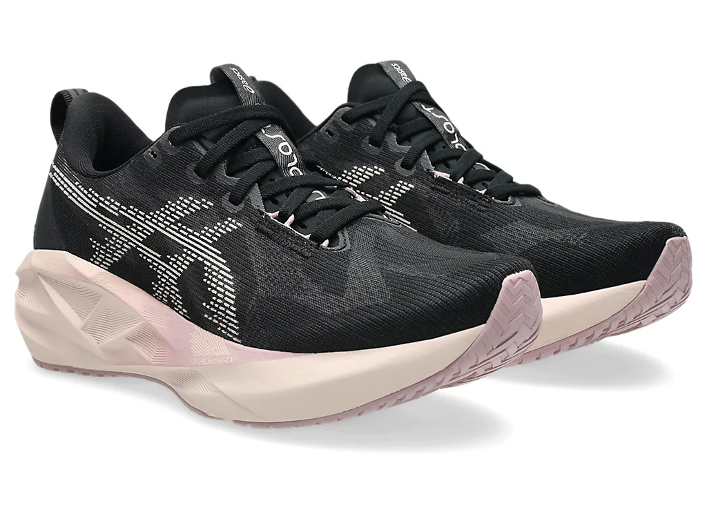 ASICS Women Novablast 5 - Black / Pearl Pink