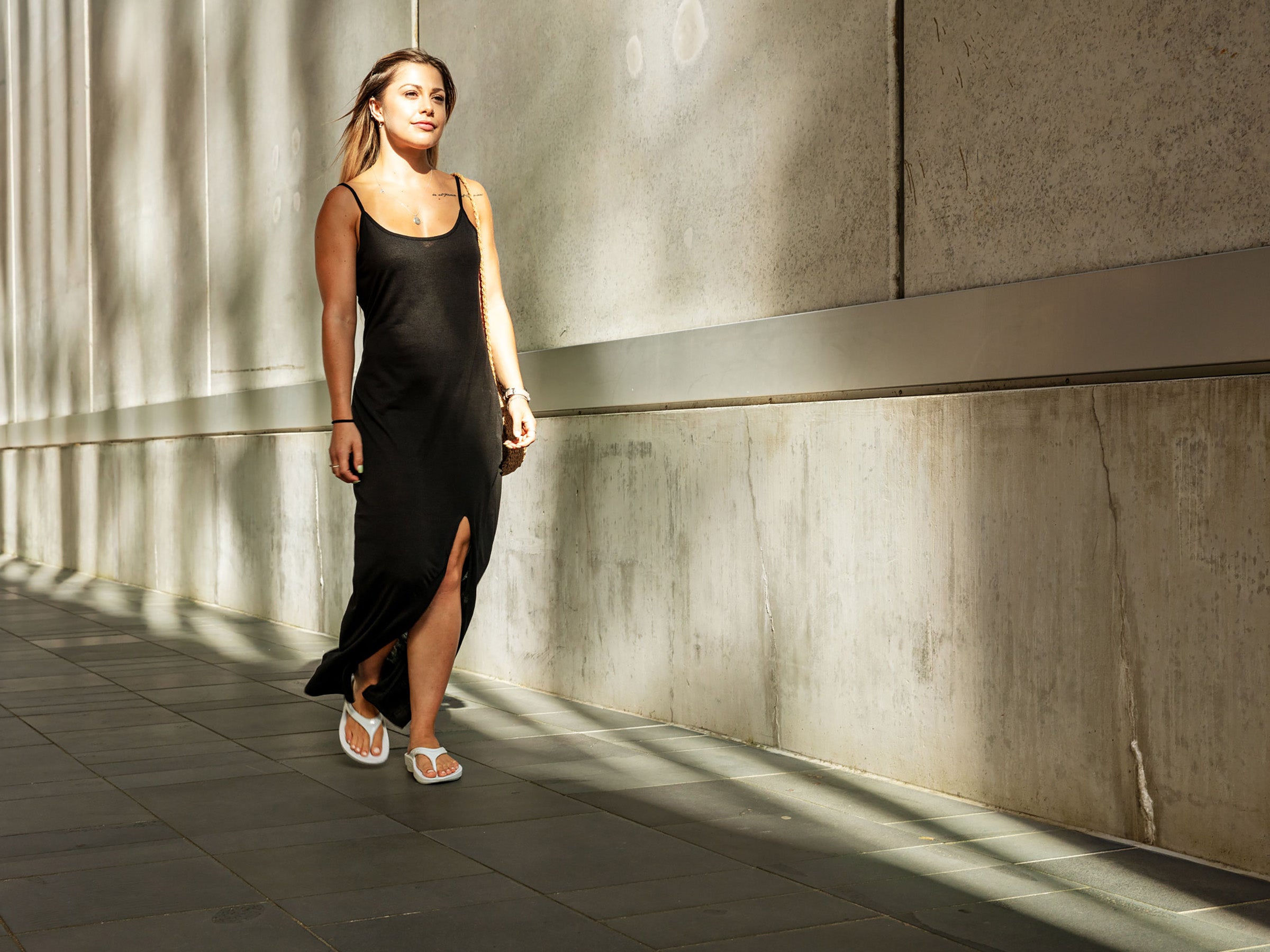 Shop OOFOS: Comfortable Recovery Footwear, Sandals, Shoes, Slides in Singapore | Island Run Club OOriginal OOahh