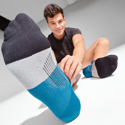 Shop Feetures Socks for Maximum Comfort and Performance Runs in Singapore | Island Run Club