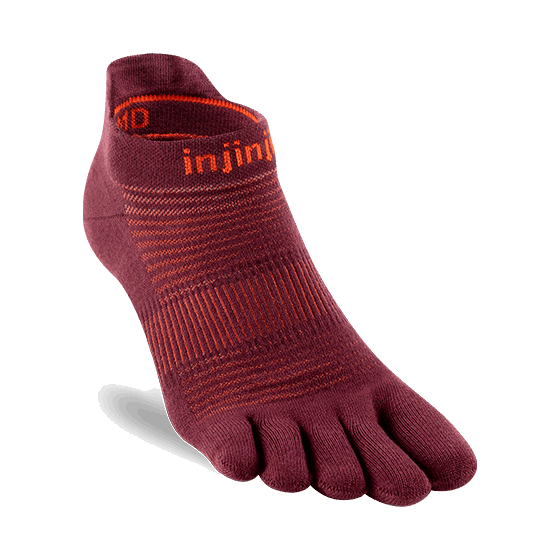 Injinji Mahogany no-show toe-separator sock with ribbed knit and orange logo detail.